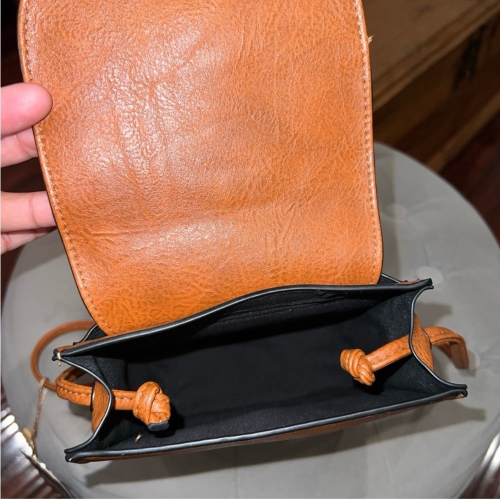 Sam & Hadley Cognac Crossbody/Shoulder Bag NWT - Picture 8 of 10